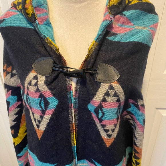 SW style cape - Picture 3 of 7